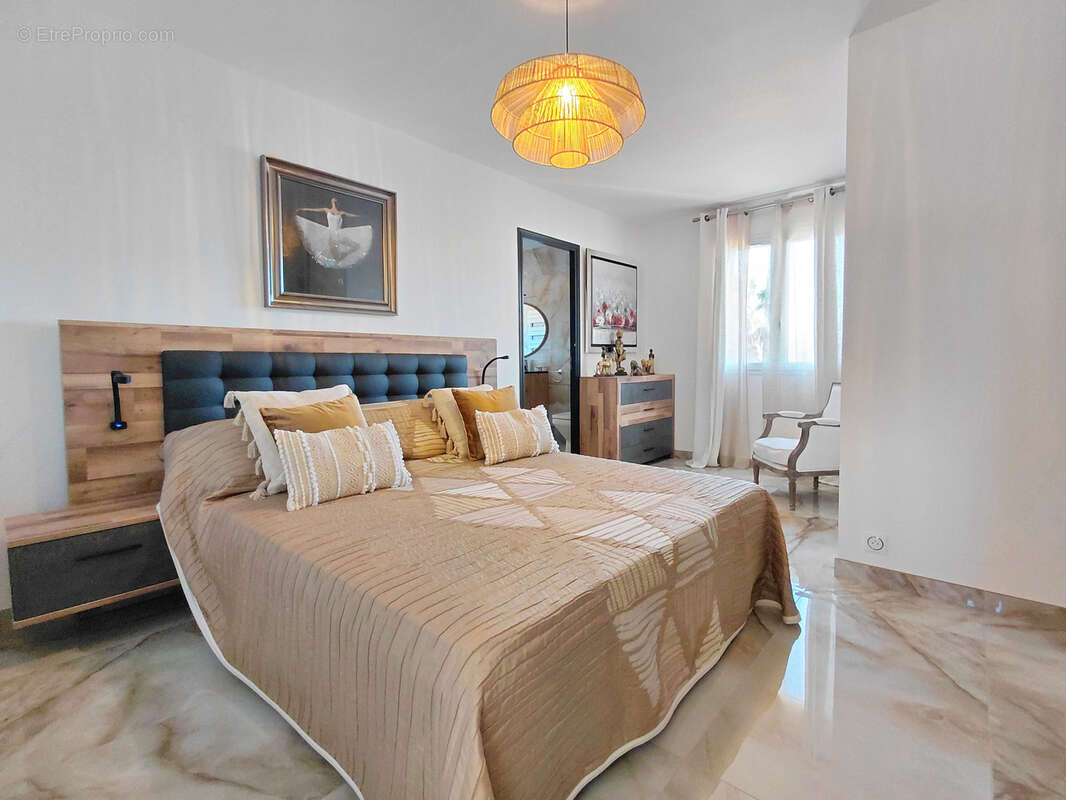 Maison à PUGET-SUR-ARGENS