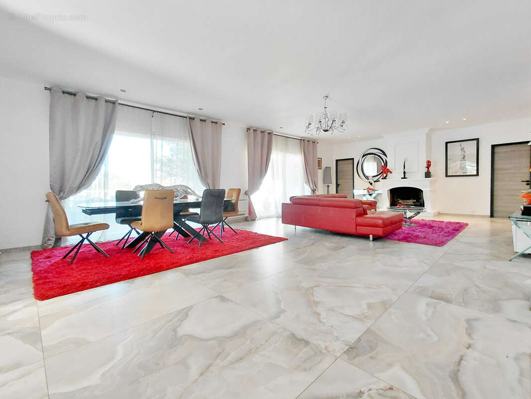 Maison à PUGET-SUR-ARGENS