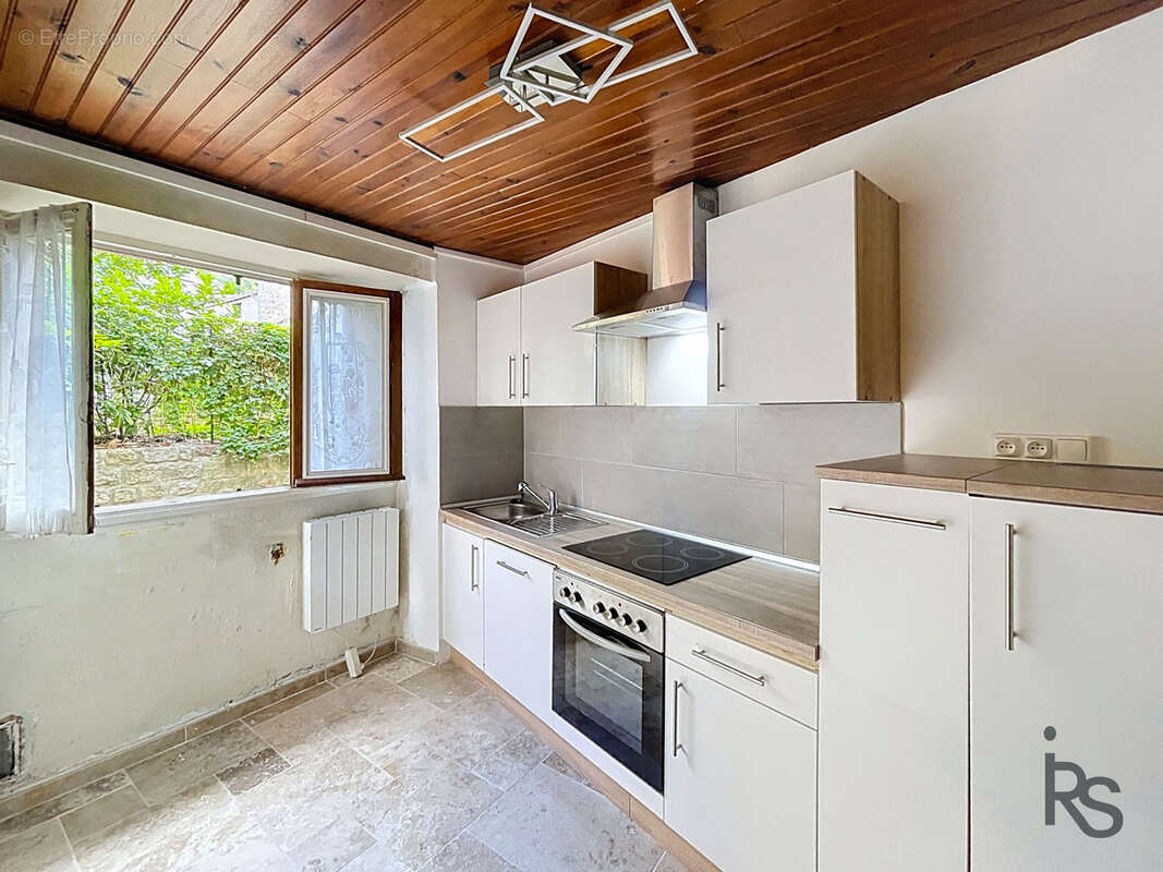 Maison à LARGENTIERE