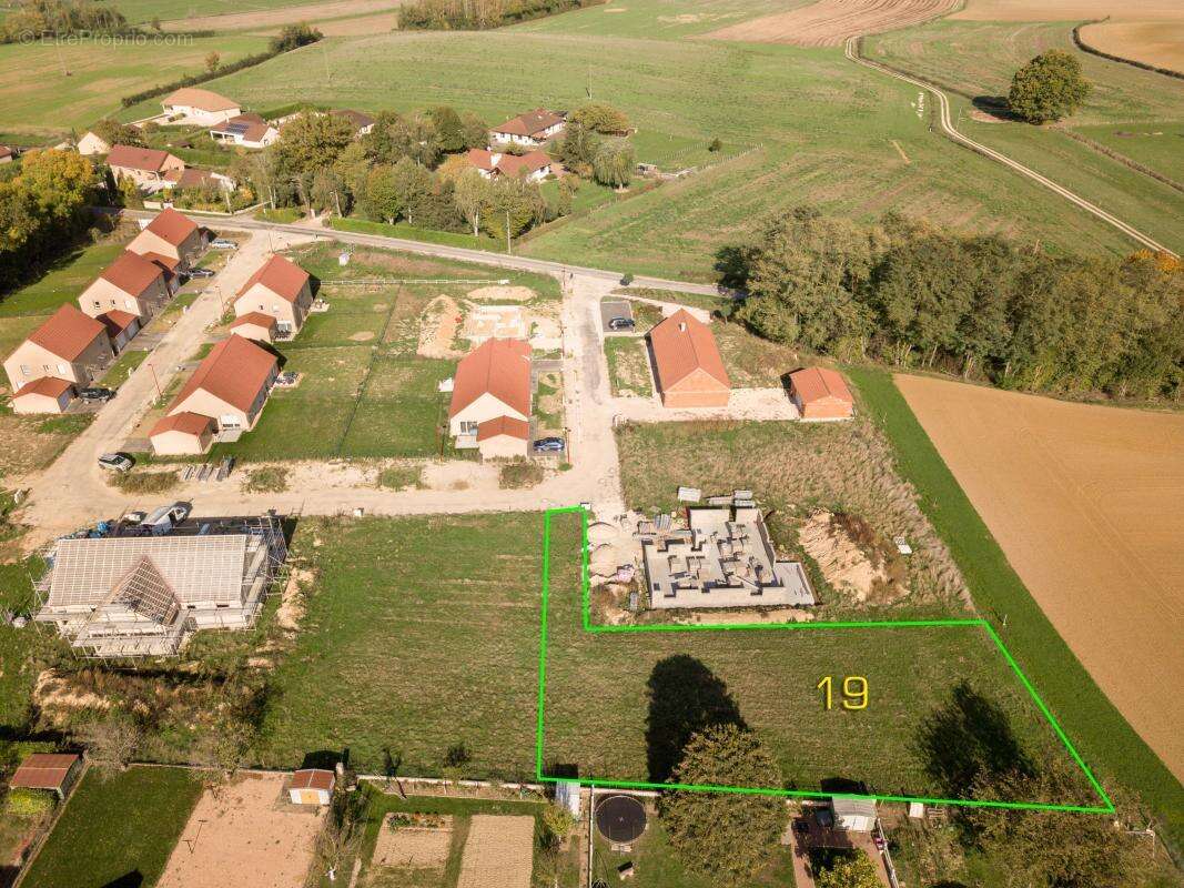 Terrain à PIERRE-DE-BRESSE