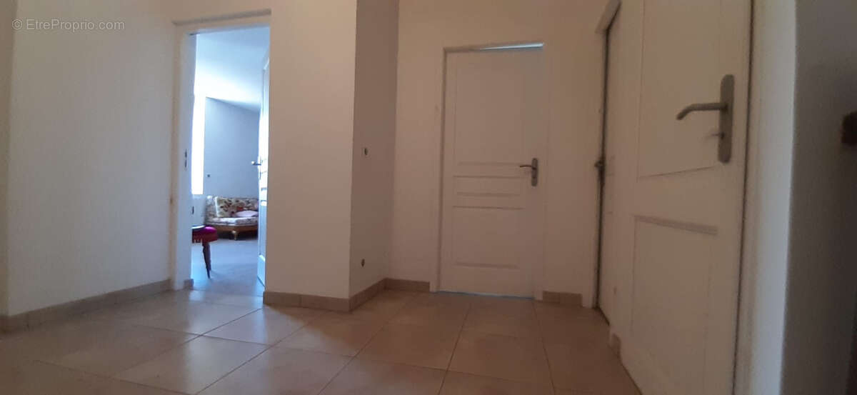 Maison à LES QUATRE-ROUTES-DU-LOT