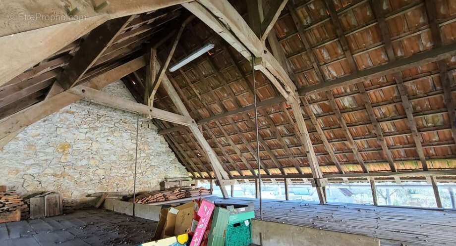 Maison à LES QUATRE-ROUTES-DU-LOT