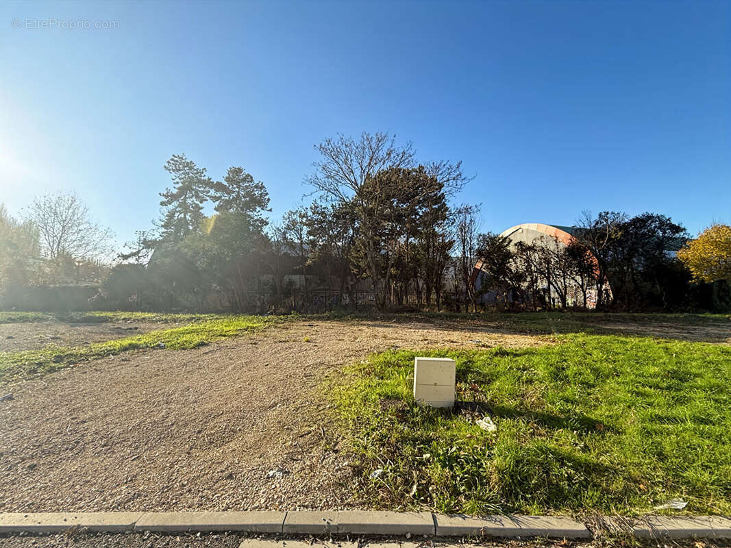 Terrain à PALAISEAU