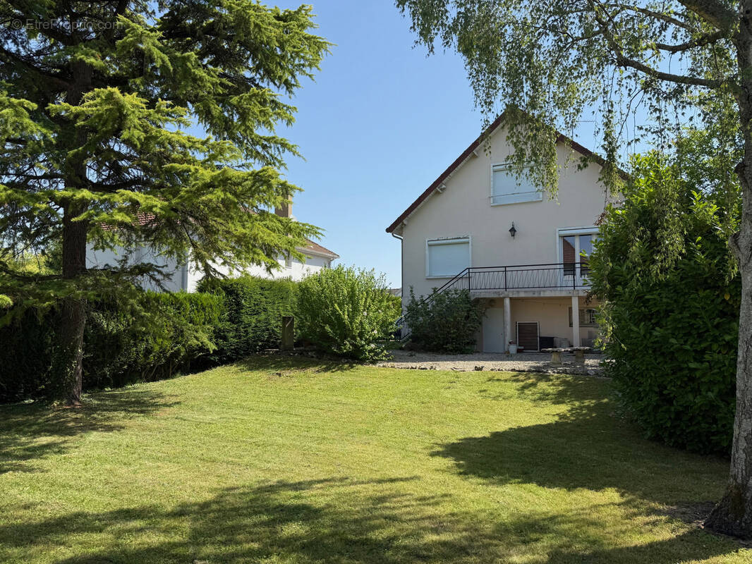 Maison à SAINT-ANDRE-LES-VERGERS