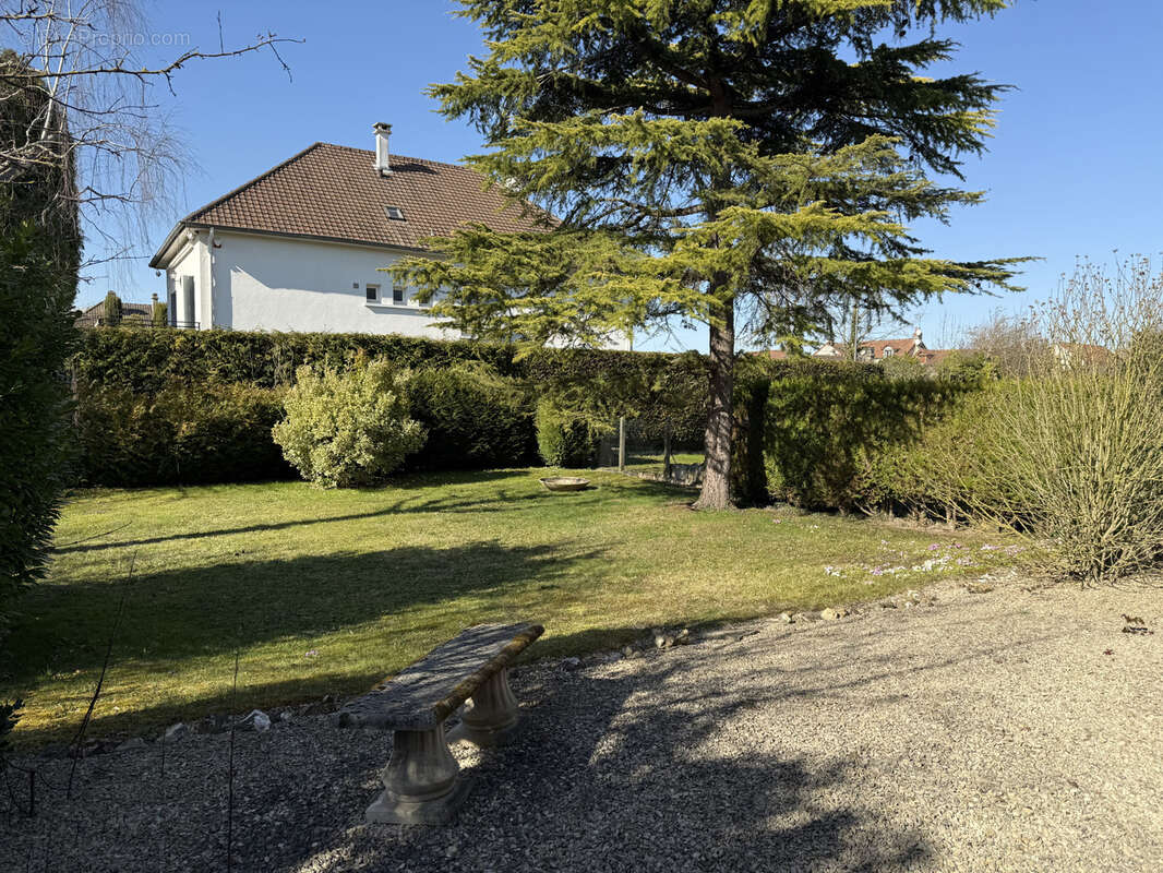 Maison à SAINT-ANDRE-LES-VERGERS