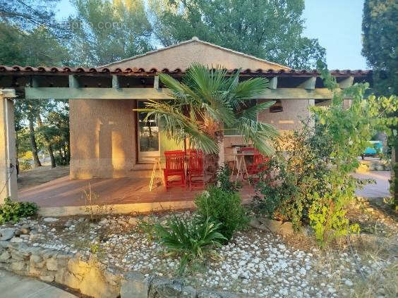 Maison à CHATEAUNEUF-LE-ROUGE