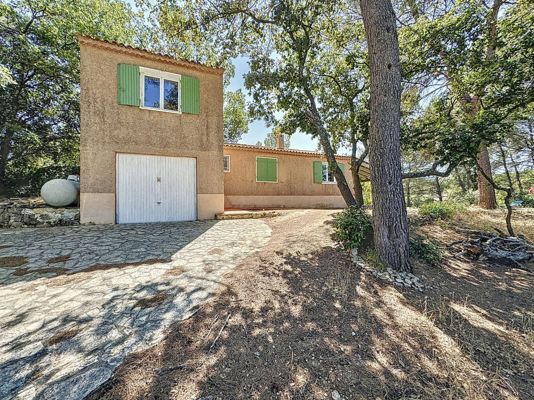 Maison à CHATEAUNEUF-LE-ROUGE