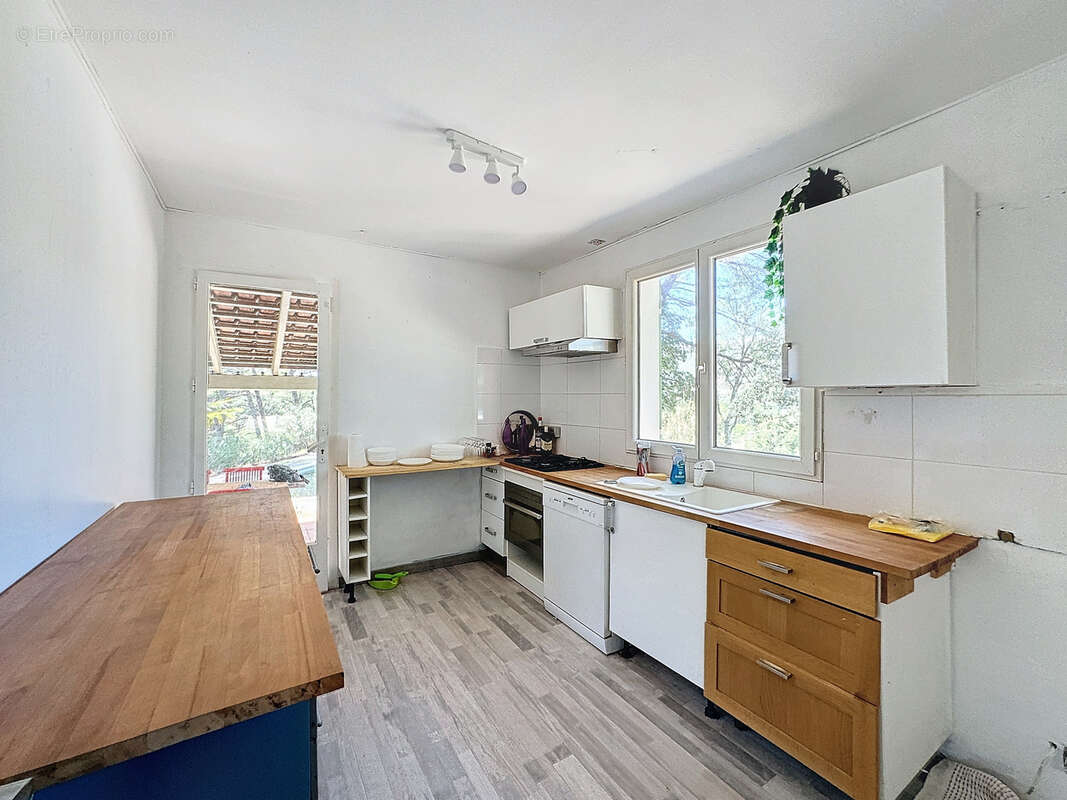 Maison à CHATEAUNEUF-LE-ROUGE