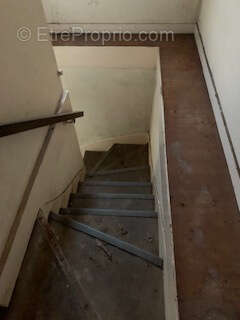 Maison à AMBRIERES-LES-VALLEES