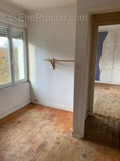 Maison à AMBRIERES-LES-VALLEES