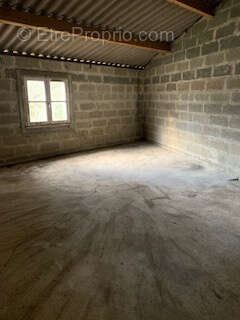 Maison à AMBRIERES-LES-VALLEES