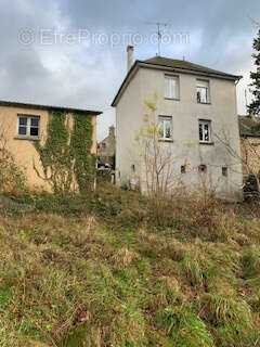 Maison à AMBRIERES-LES-VALLEES