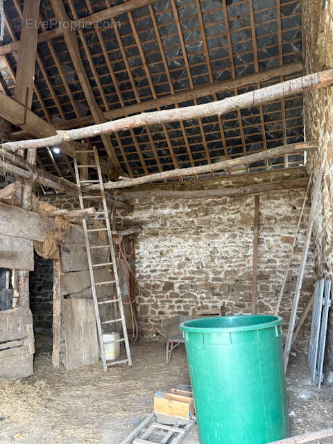 Autre à AMBRIERES-LES-VALLEES