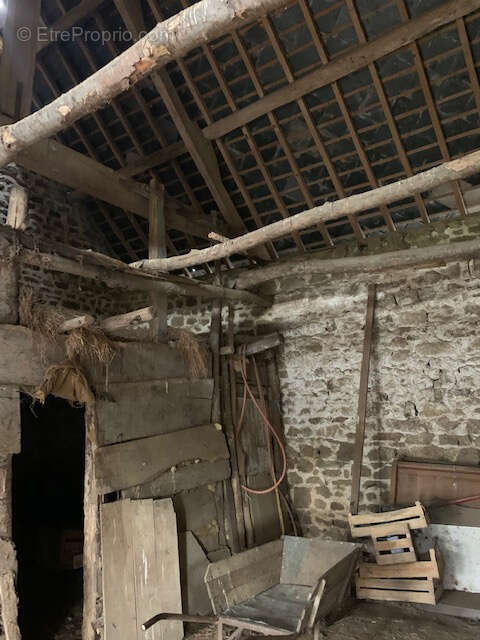 Autre à AMBRIERES-LES-VALLEES