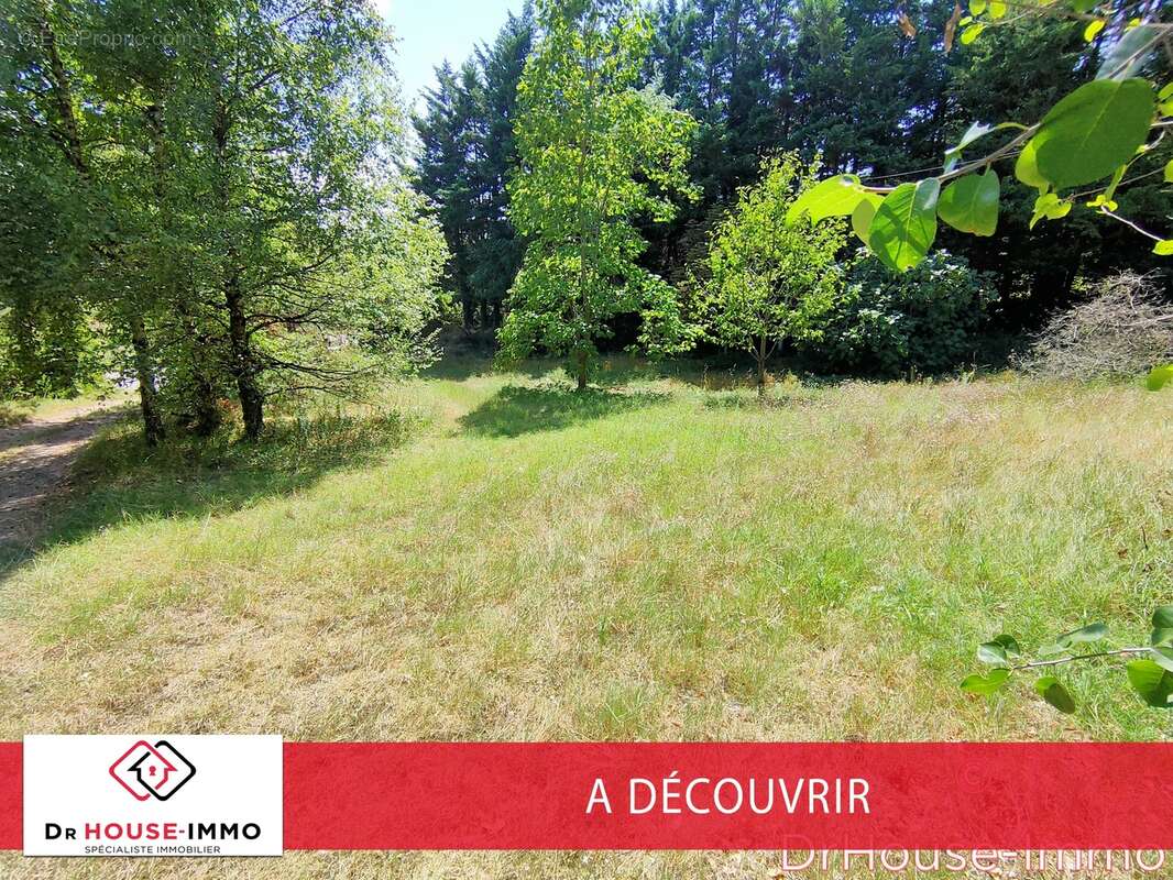 Terrain à CHARMES-SUR-L&#039;HERBASSE