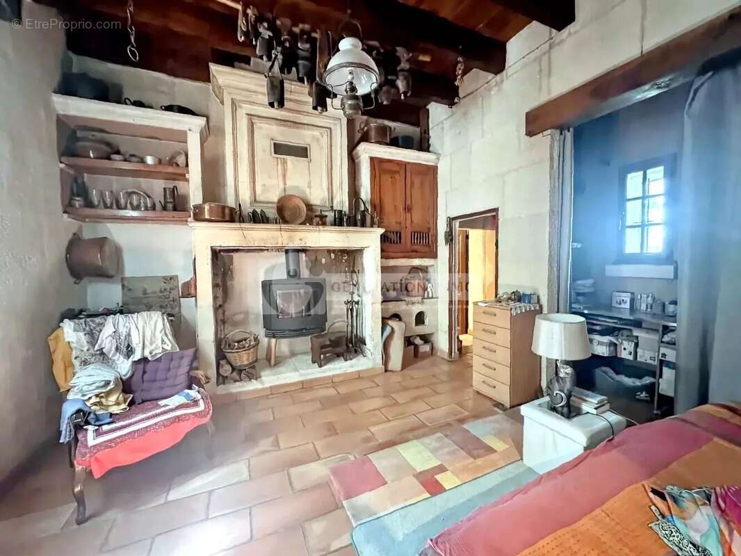 Maison à FONTVIEILLE