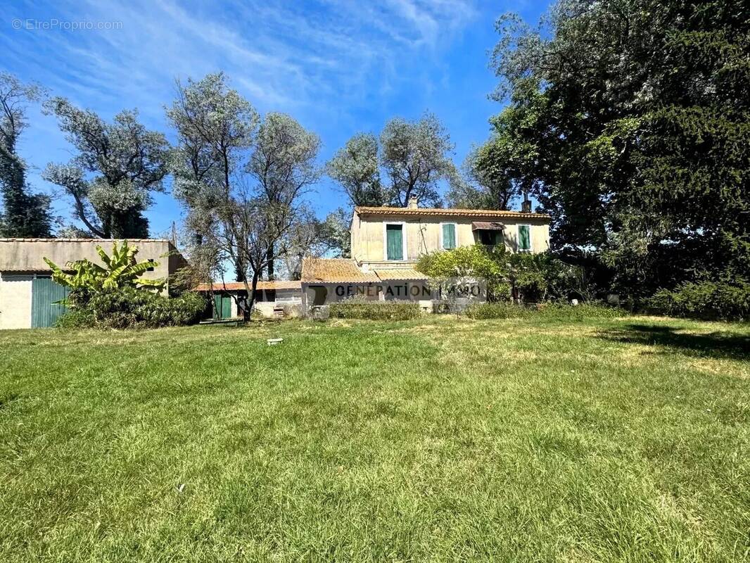 Maison à FONTVIEILLE