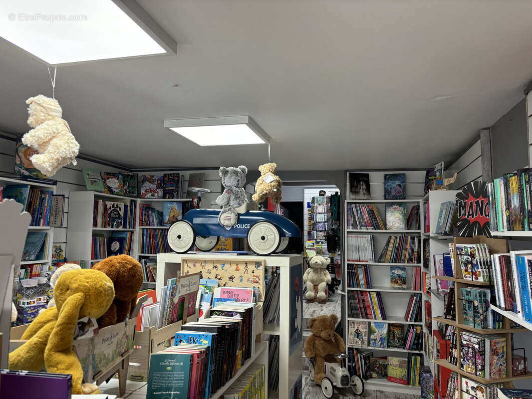 Commerce à MIRECOURT