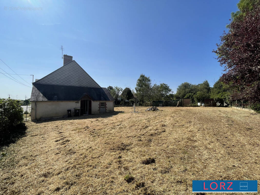 Maison à SAINT-ELOY-DE-GY