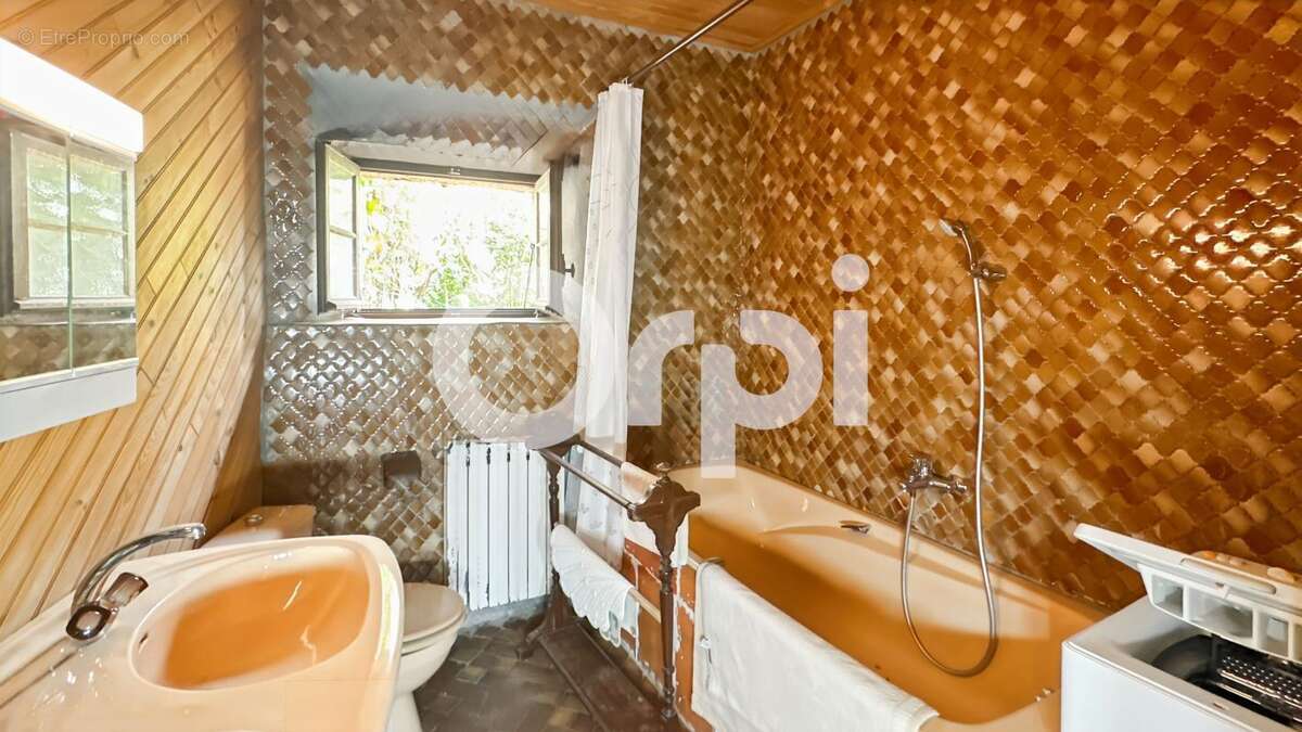 Maison à GROSPIERRES