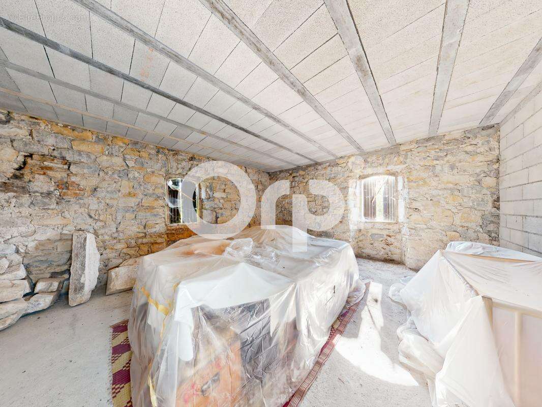 Maison à GROSPIERRES