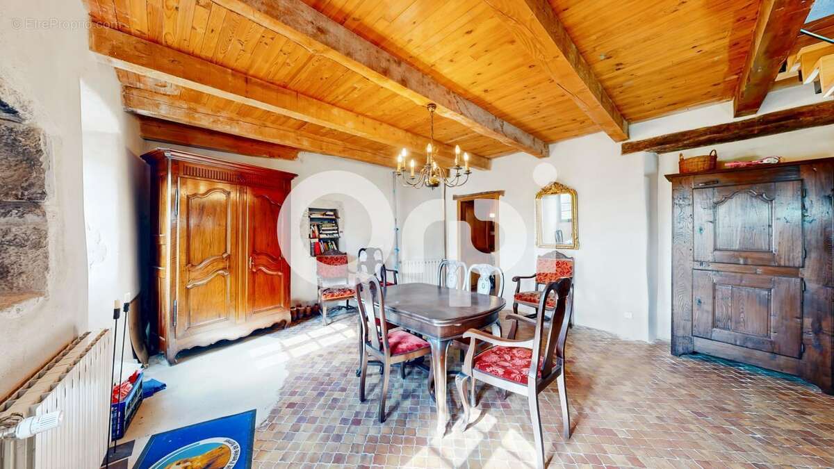 Maison à GROSPIERRES