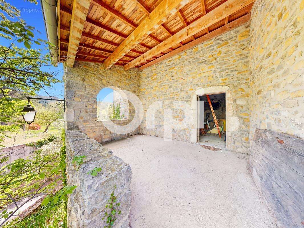 Maison à GROSPIERRES