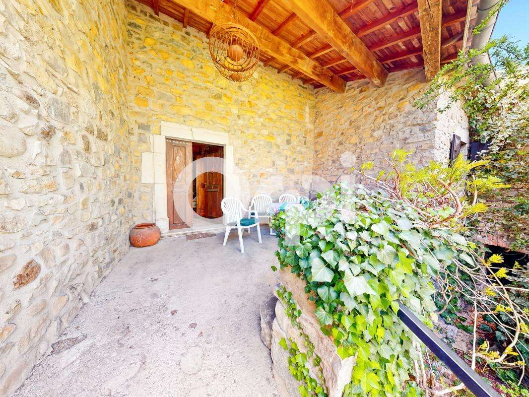 Maison à GROSPIERRES