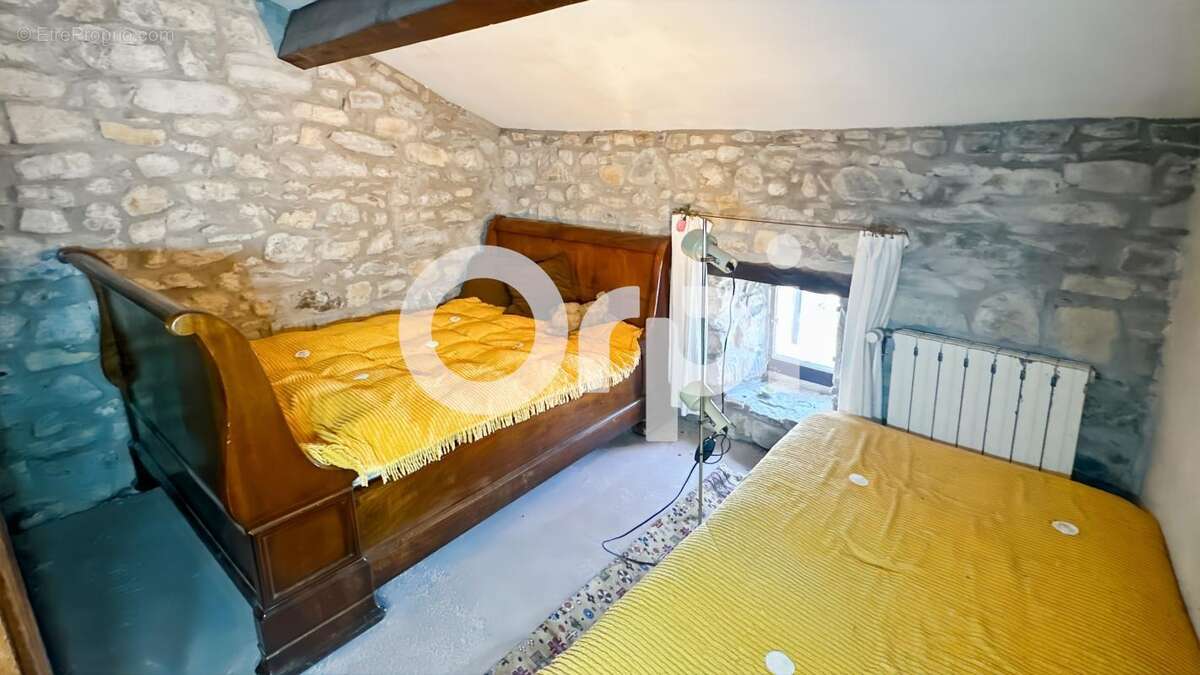 Maison à GROSPIERRES