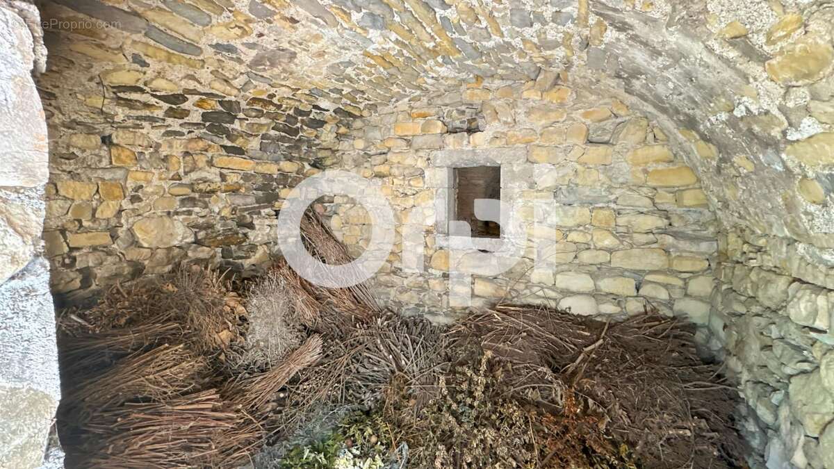 Maison à GROSPIERRES