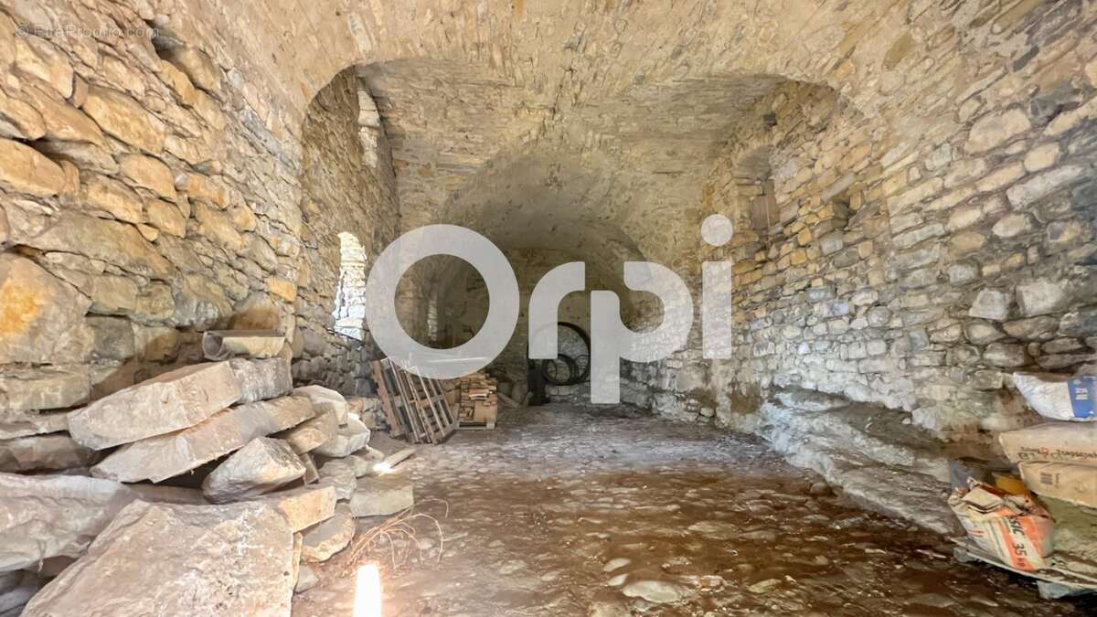 Maison à GROSPIERRES