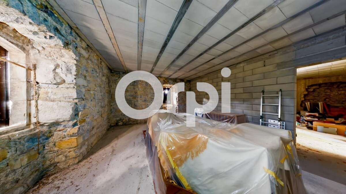 Maison à GROSPIERRES