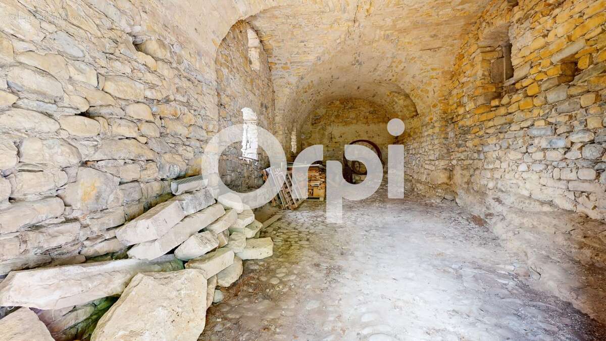 Maison à GROSPIERRES