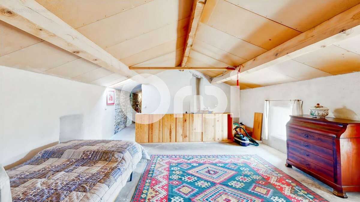 Maison à GROSPIERRES