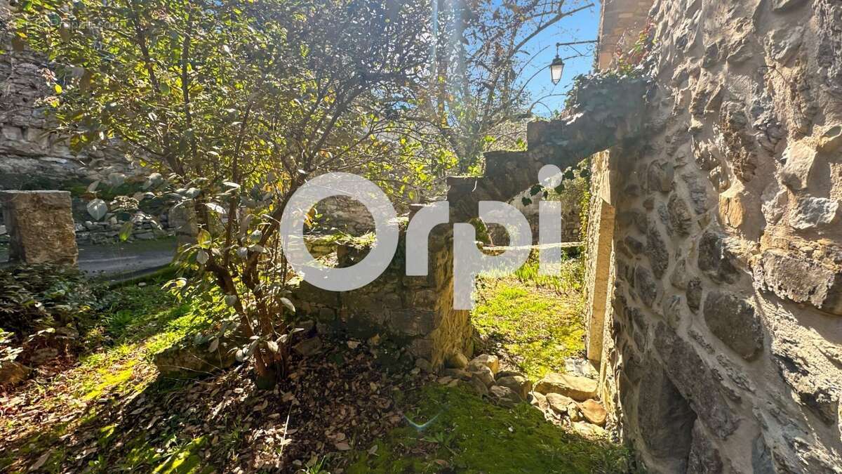 Maison à GROSPIERRES