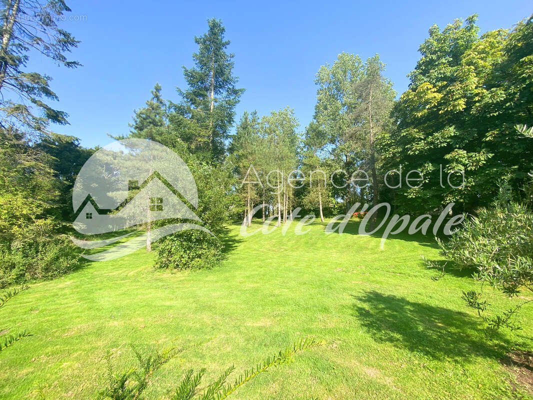 Terrain à CREMAREST