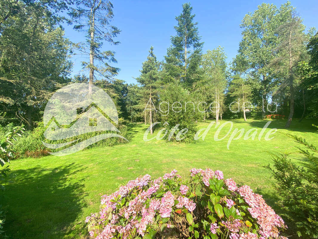 Terrain à CREMAREST