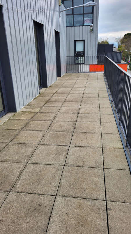 Commerce à SAINT-JUST-SAINT-RAMBERT