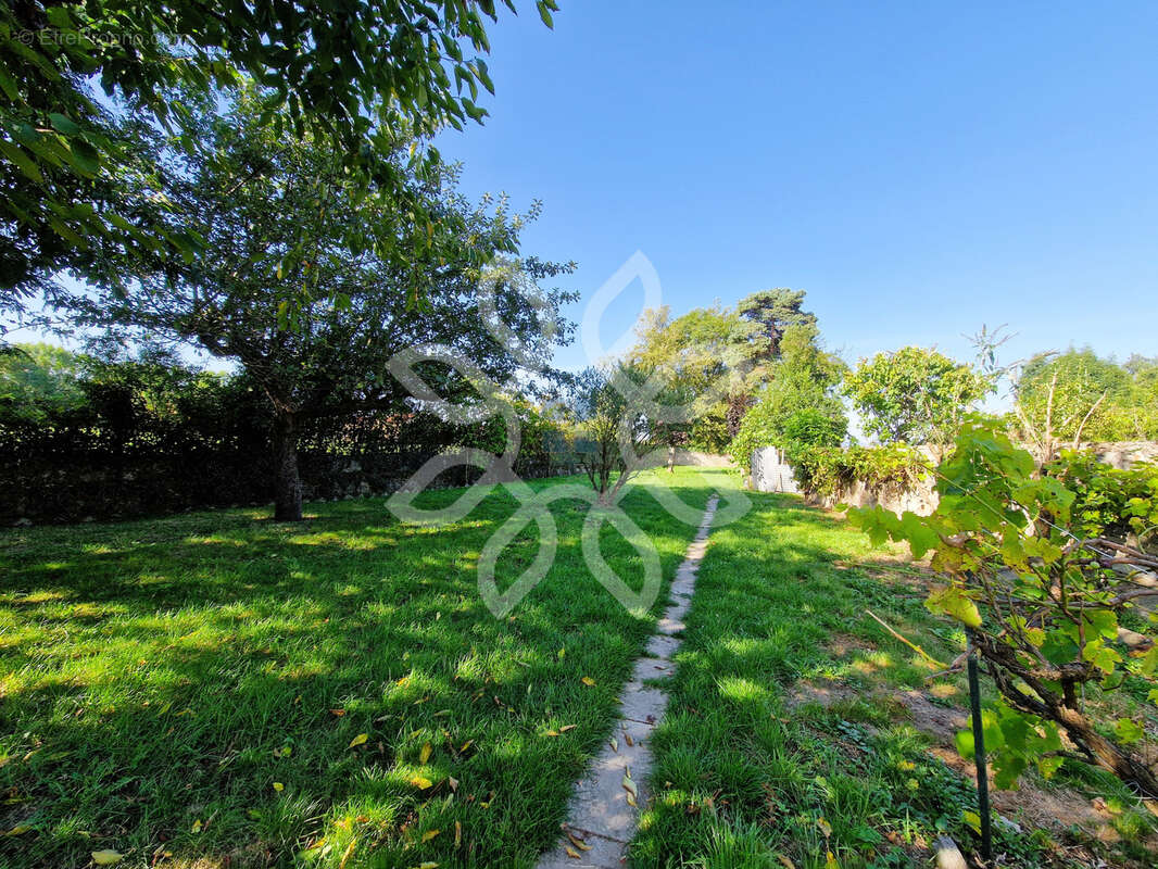 Maison à LA CHOMETTE