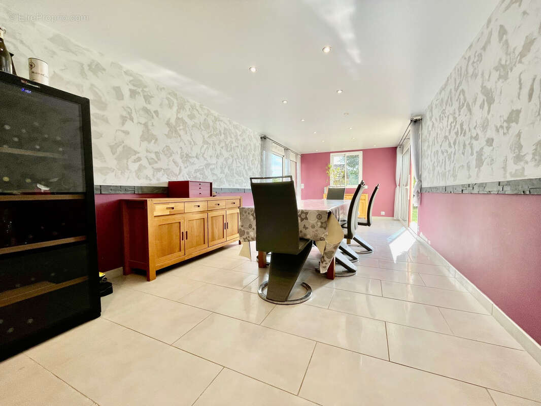 Maison à CRECY-LA-CHAPELLE