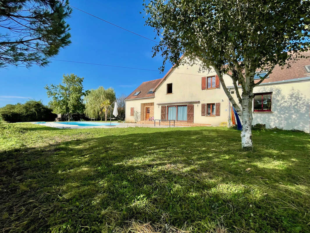Maison à CRECY-LA-CHAPELLE