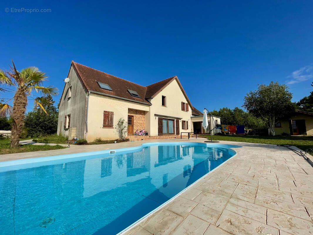 Maison à CRECY-LA-CHAPELLE