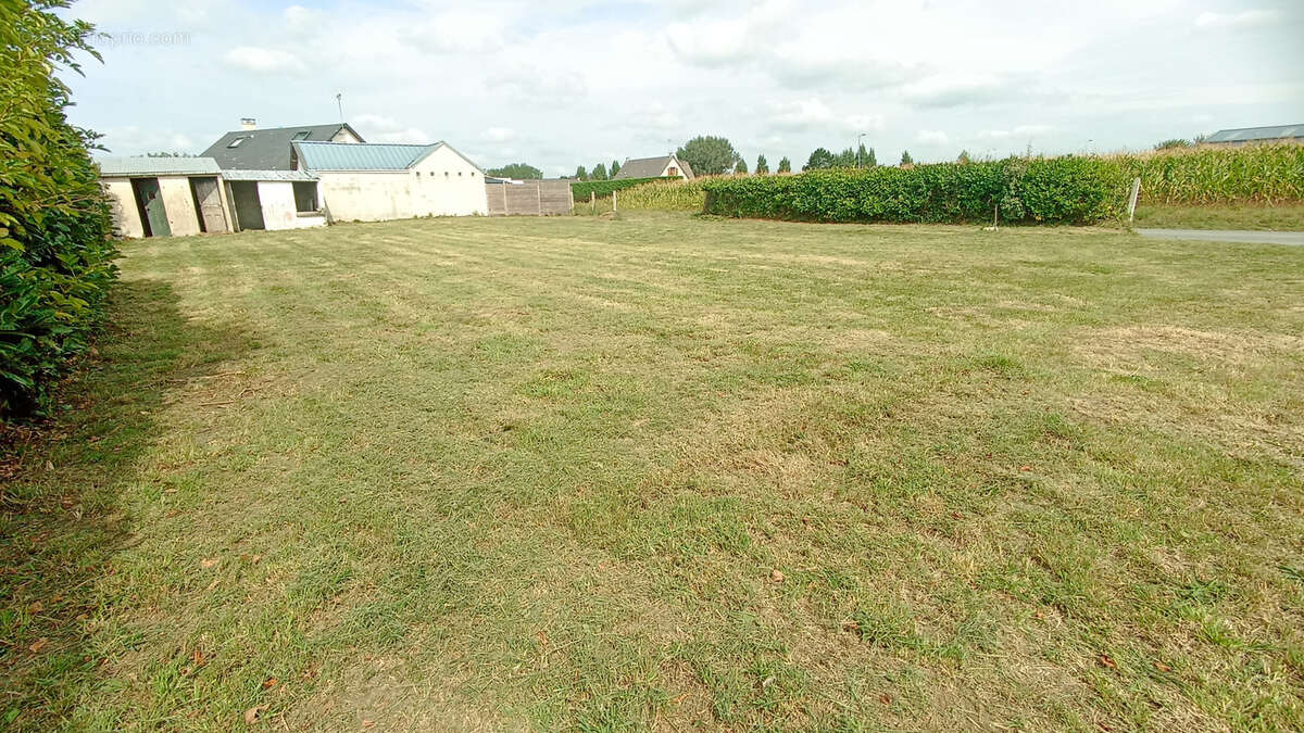 Terrain à GOUVILLE-SUR-MER