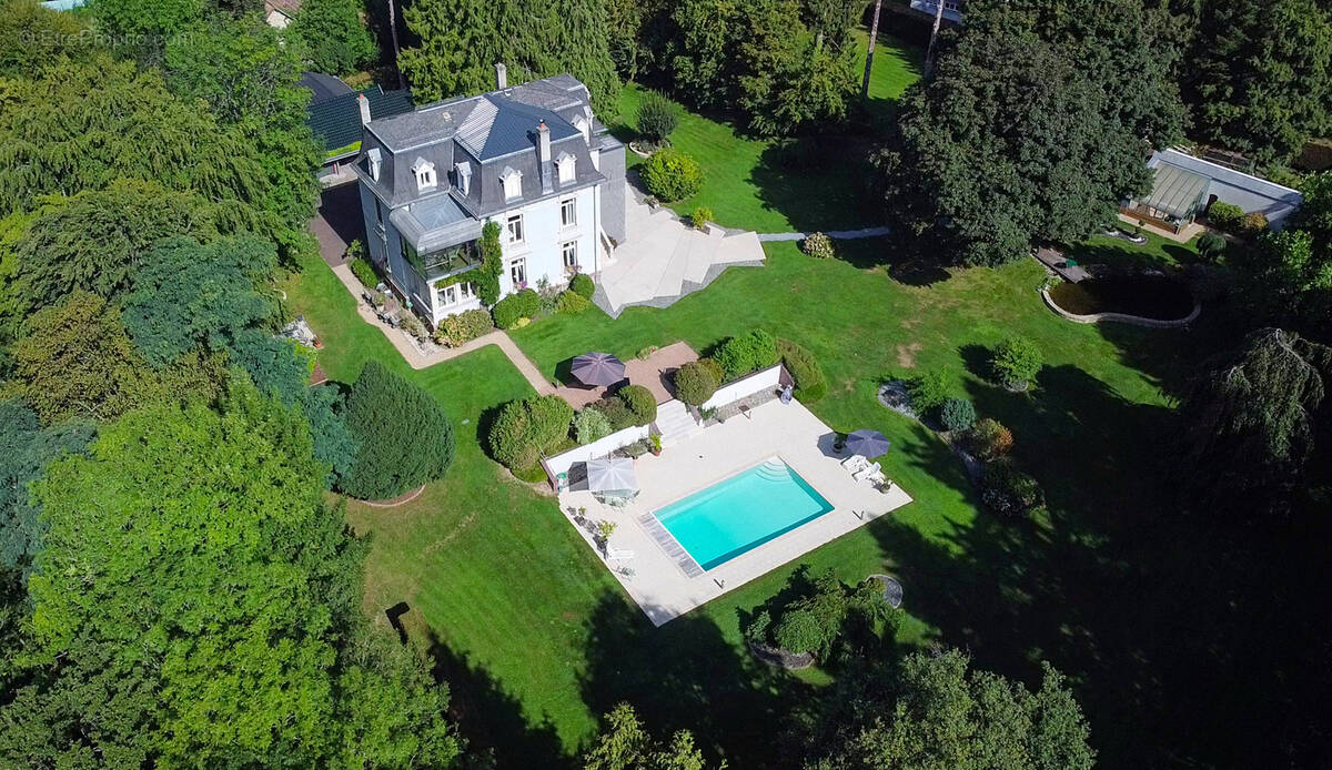 Maison à ROUGEMONT-LE-CHATEAU