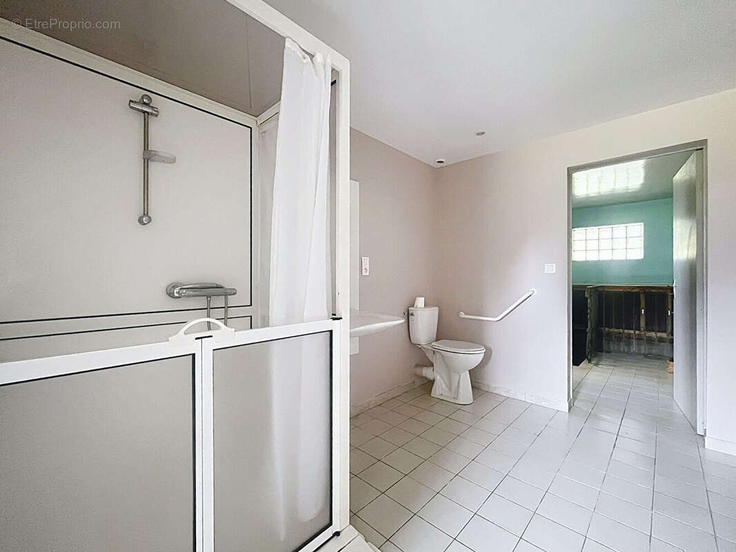 Maison à SAINT-MALO-DES-TROIS-FONTAINES