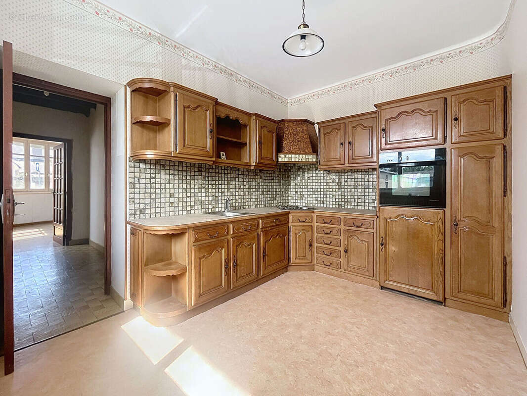 Maison à SAINT-MALO-DES-TROIS-FONTAINES