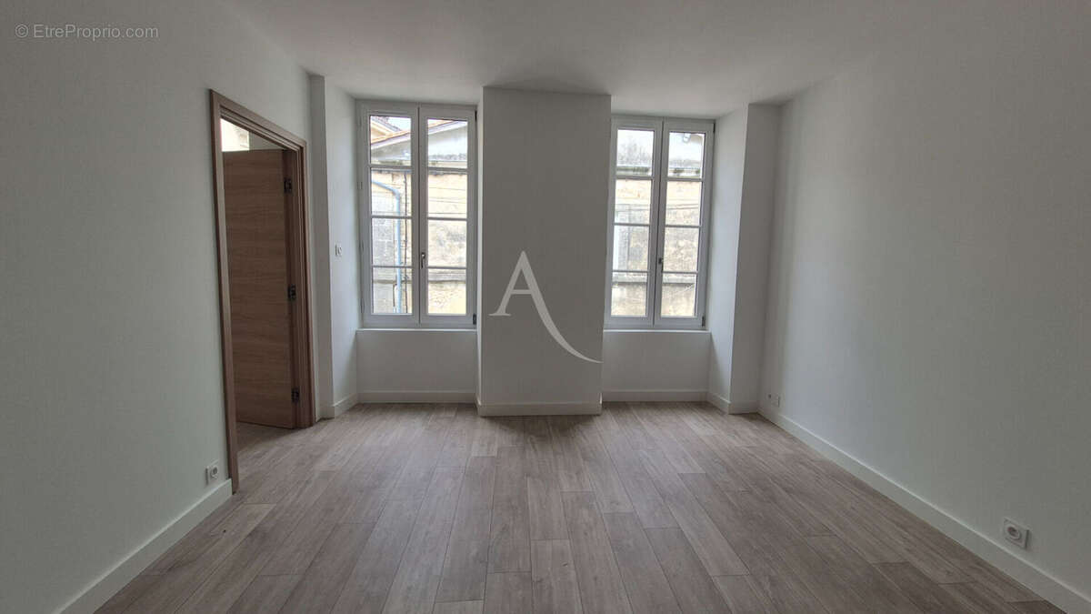 Appartement à SAINT-JEAN-D&#039;ANGELY