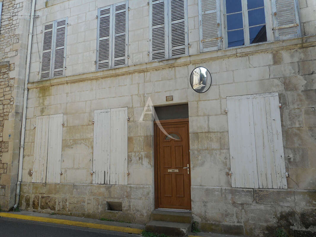 Appartement à SAINT-JEAN-D&#039;ANGELY