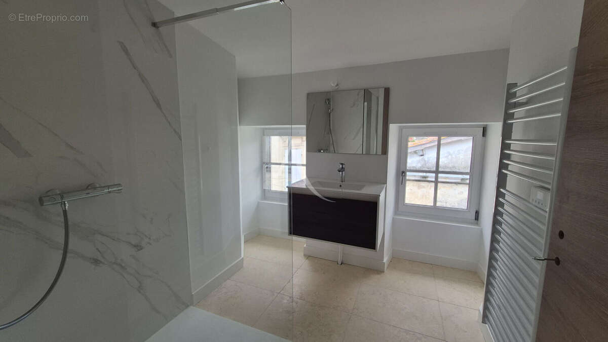 Appartement à SAINT-JEAN-D&#039;ANGELY