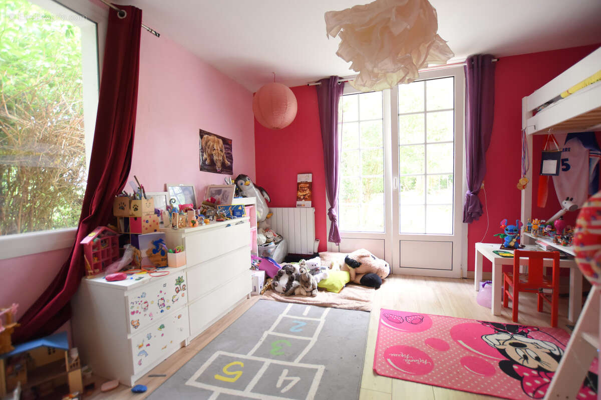 Maison à LES ESSARTS-LE-ROI